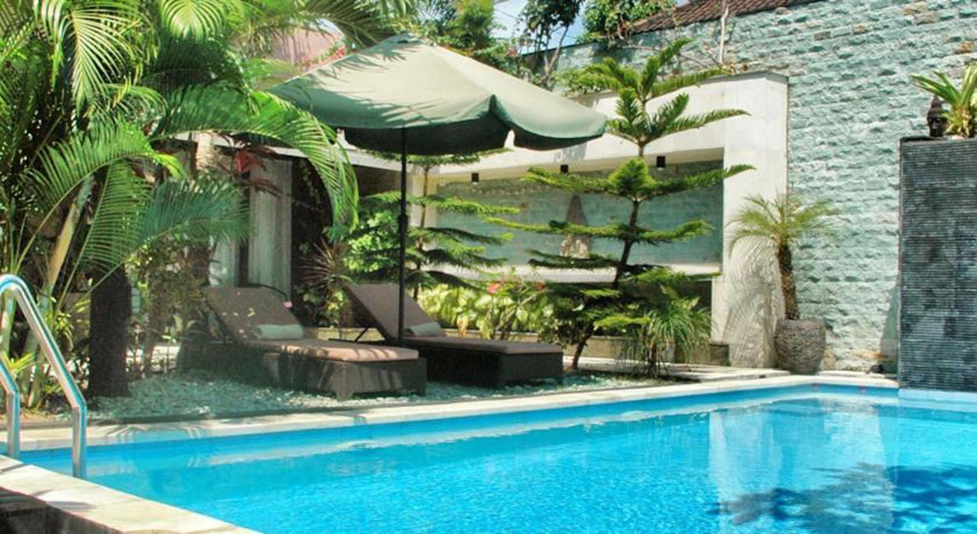Marinos Place Легиан Экстерьер фото